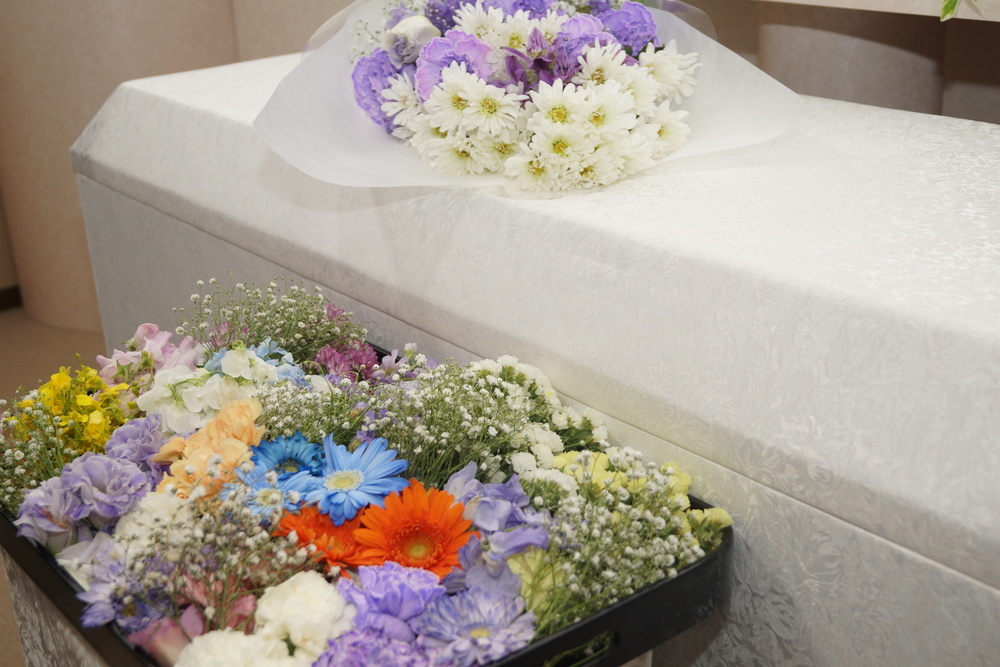 家族葬のクレアーレ ご安置施設完備
0120-460-678 24時間365日受付
家族葬式場 ホール羽村