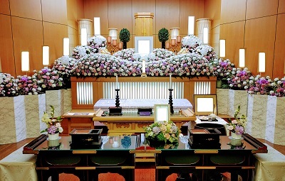 家族葬のクレアーレ ご安置施設完備
0120-460-678 24時間365日受付
家族葬式場 ホール羽村